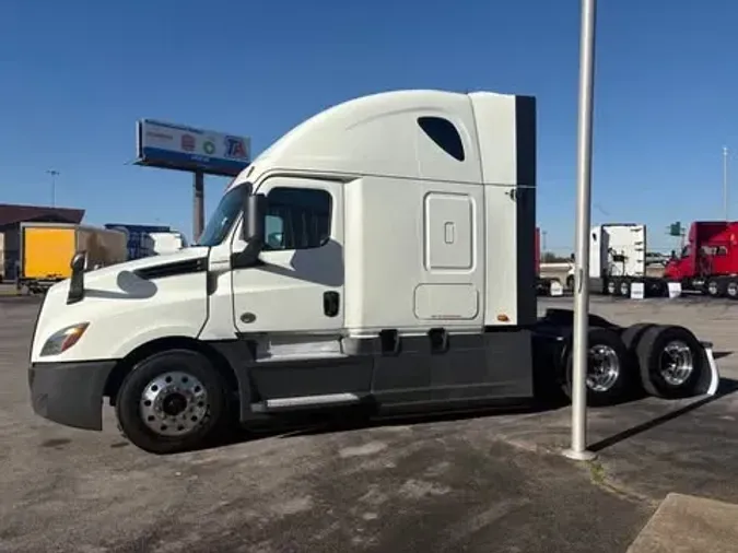 2020 FREIGHTLINER CASCADIA 126