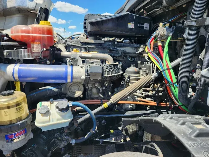 2021 FREIGHTLINER Cascadia 126