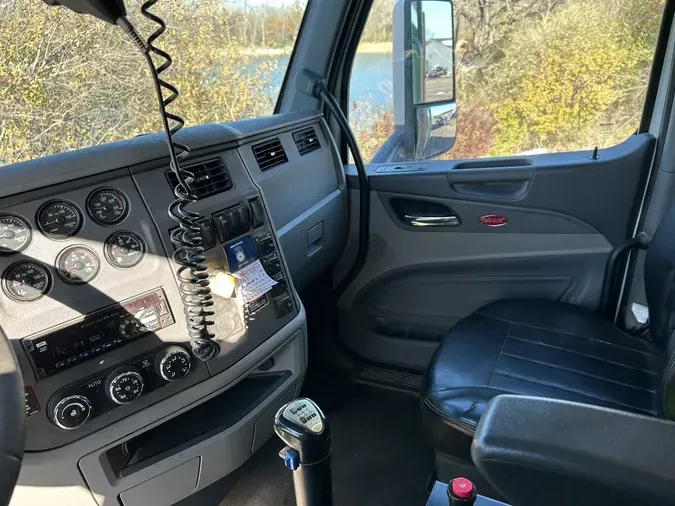 2015 PETERBILT 5673218741522c98c8803db0c8f771e3db1