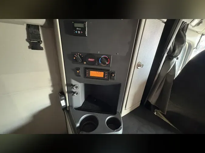 2021 Peterbilt 579321a97db226fee7f63b3e4c245a9363f