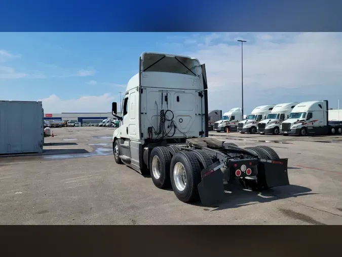 2021 Freightliner Cascadia 126321ae280edd346a4f1c6c6090055f66f