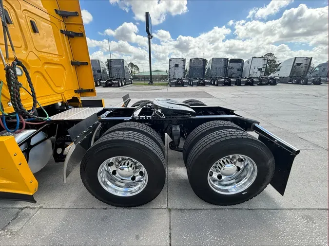 2022 Freightliner Cascadia 126321c489f3cfd2d5d7e1687d1a195ea48