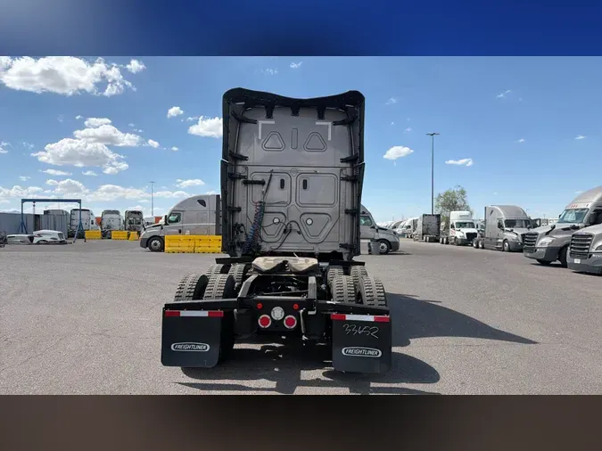 2025 Freightliner Cascadia 126
