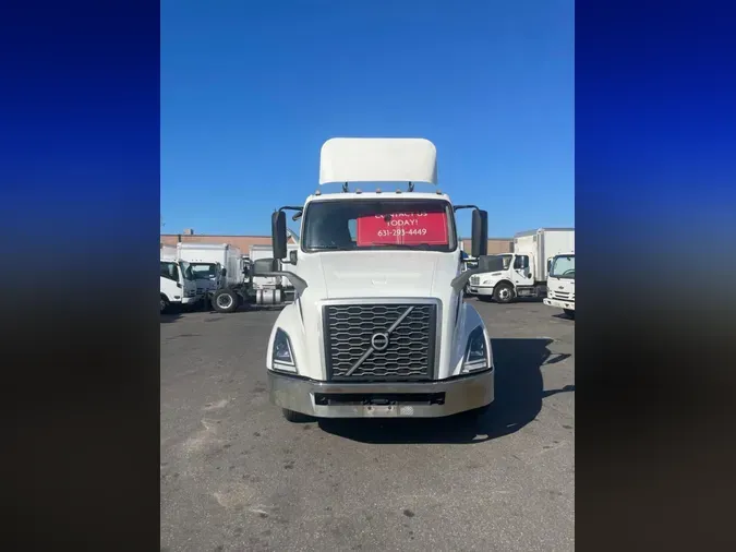 2019 VOLVO VNL64T-300