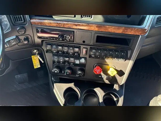 2020 INTERNATIONAL LT