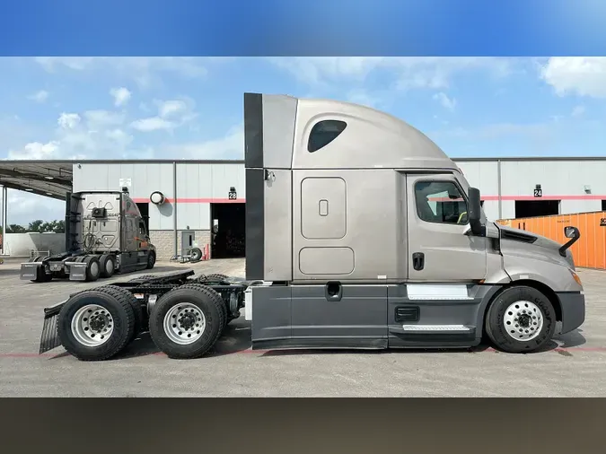 2023 Freightliner Cascadia