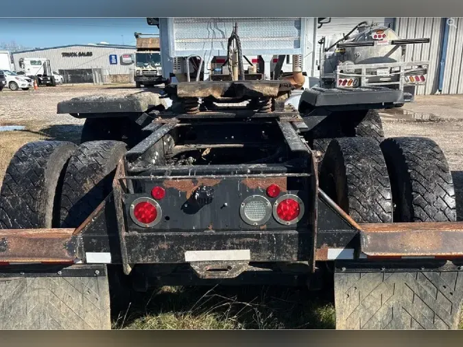 2023 VOLVO VHD64FT300