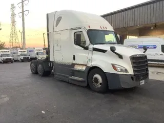 2021 FREIGHTLINER T12664ST