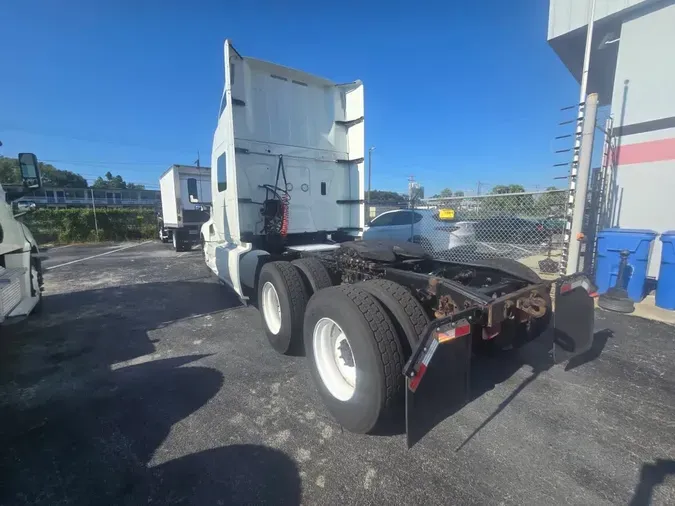 2020 NAVISTAR INTERNATIONAL LT625 SLPR CAB