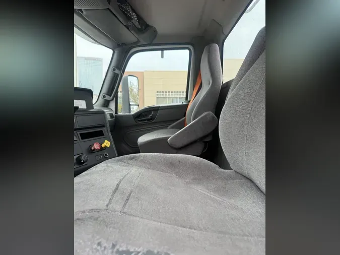 2019 NAVISTAR INTERNATIONAL RH613 DAYCAB S/A