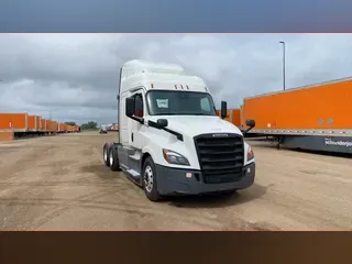 2020 Freightliner Cascadia 126