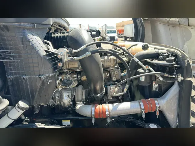 2025 Freightliner Cascadia 126