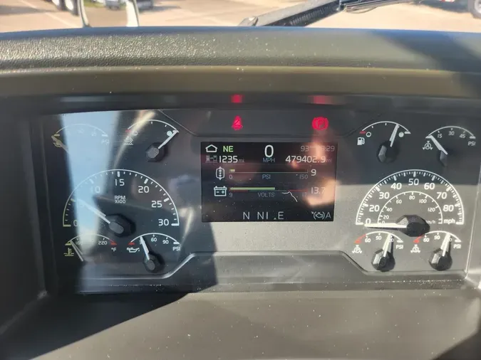 2020 VOLVO VNL760