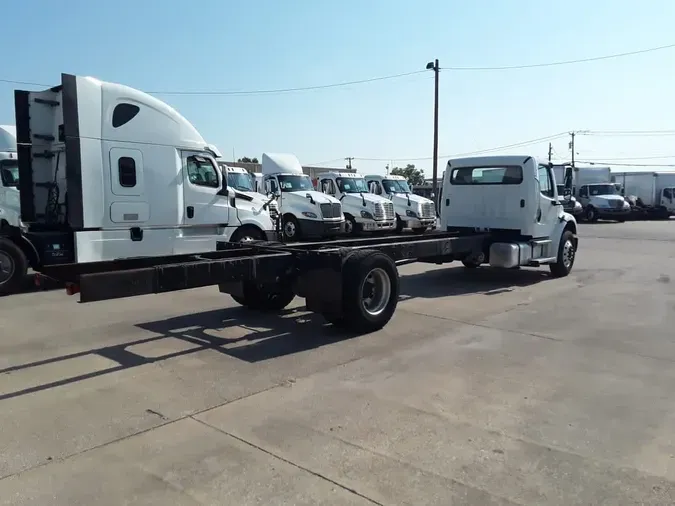 2018 FREIGHTLINER M2 106