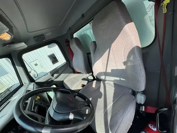 2020 Peterbilt 337322ed606357f5a7a567afb37a30a03c7