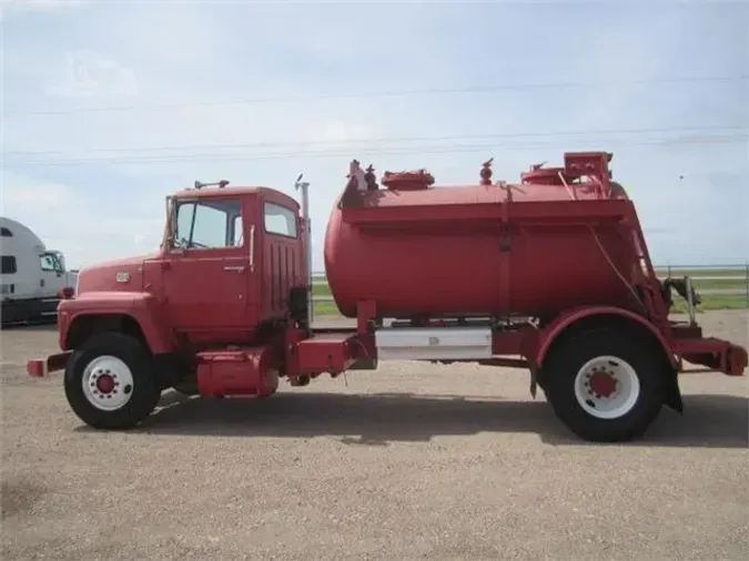 1984 FORD LN8000