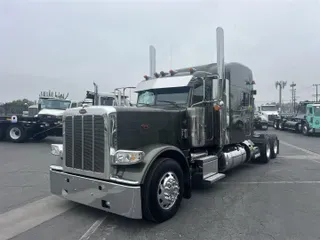 2023 Peterbilt 389