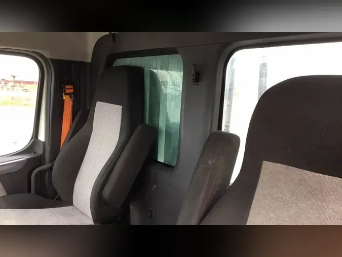 2020 Freightliner Cascadia 126