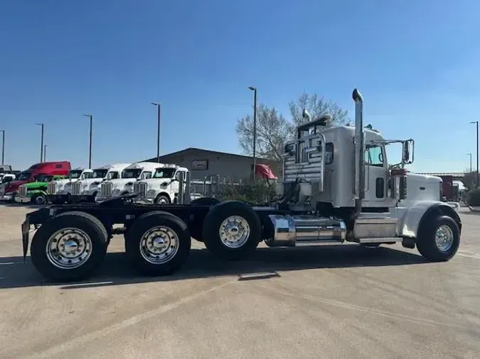 2021 Peterbilt 389