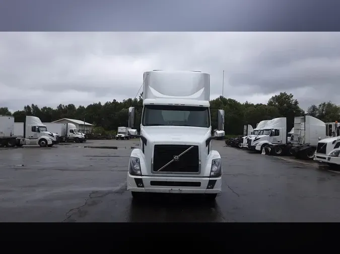 2017 Volvo VNL300