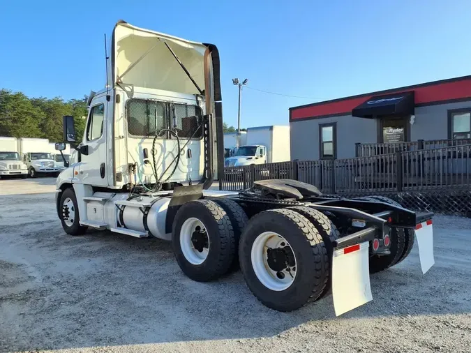 2020 FREIGHTLINER/MERCEDES CASCADIA 125