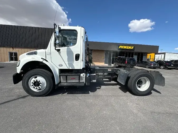 2015 Freightliner M2