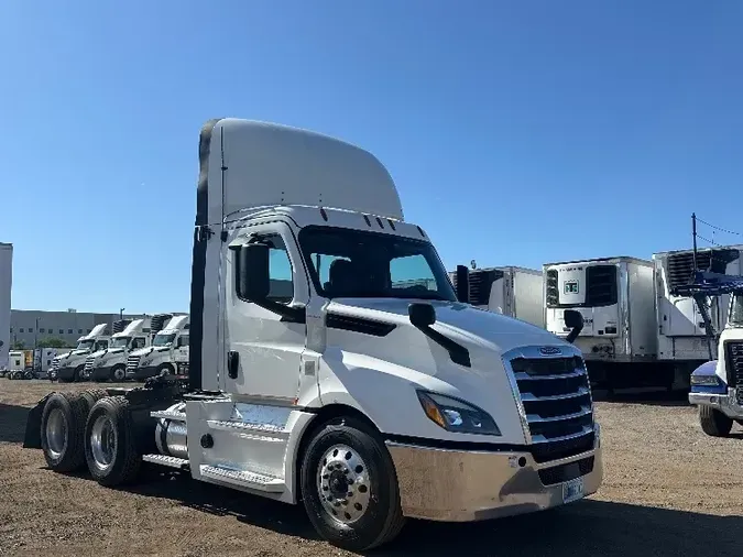 2020 Freightliner T12662ST3244b3aed24dae9bd4a54f48d415b713