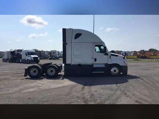 2023 Freightliner Cascadia 126