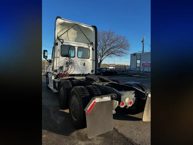 2020 FREIGHTLINER/MERCEDES CASCADIA 125