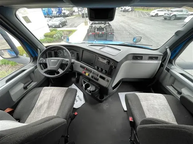 2022 FREIGHTLINER CA126