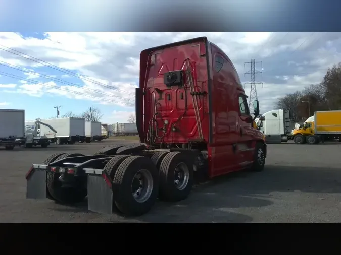 2019 Freightliner X12564ST