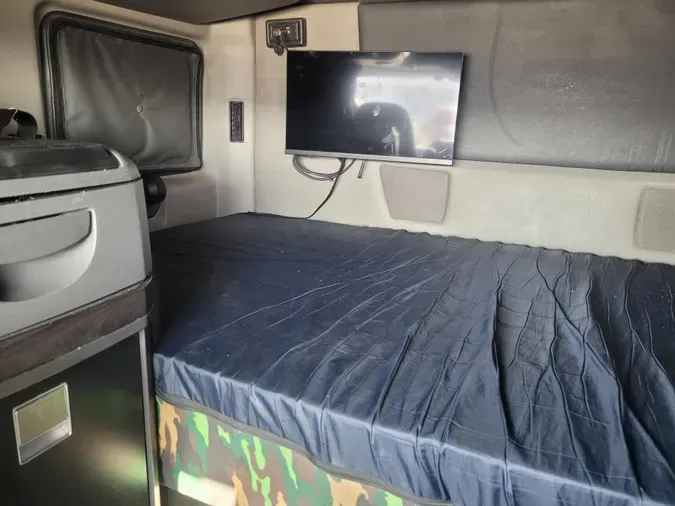 2023 International LT625