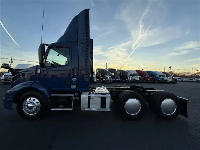 2020 VOLVO VNR64T300