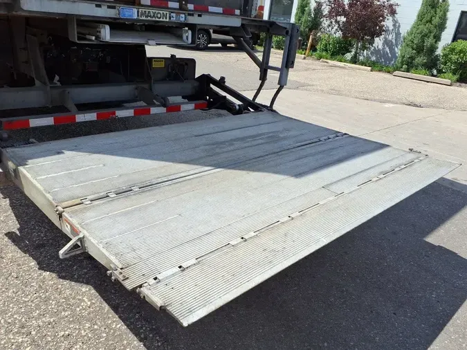 2018 FREIGHTLINER M2 106