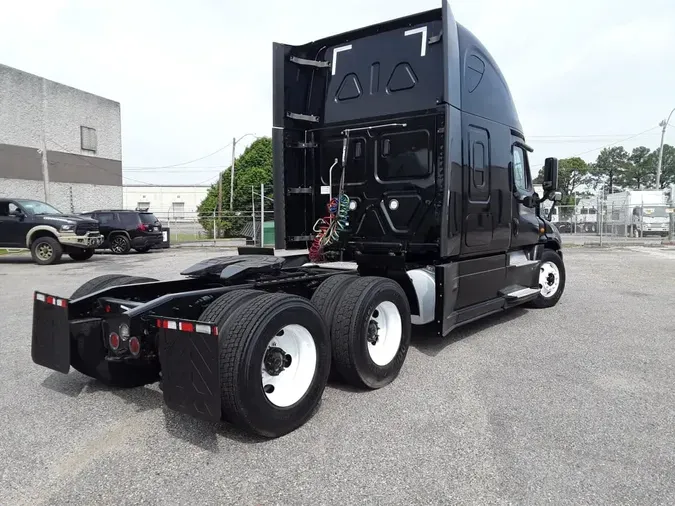 2020 FREIGHTLINER CASCADIA 125