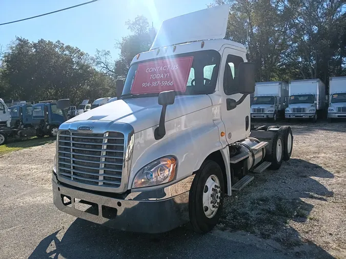 2016 FREIGHTLINER/MERCEDES CASCADIA 125