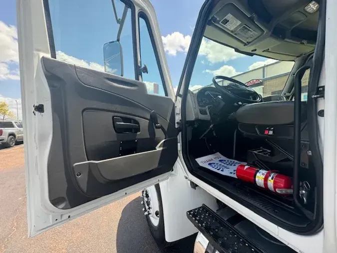 2018 INTERNATIONAL 4300