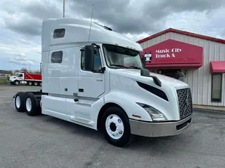 2020 VOLVO VNL64T760