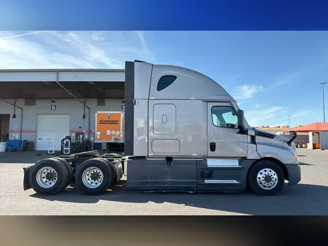 2025 Freightliner Cascadia 126