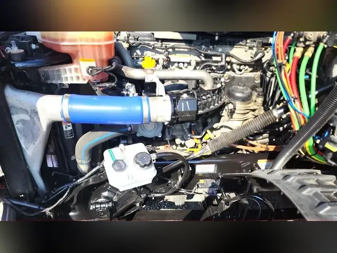 2021 FREIGHTLINER CA126