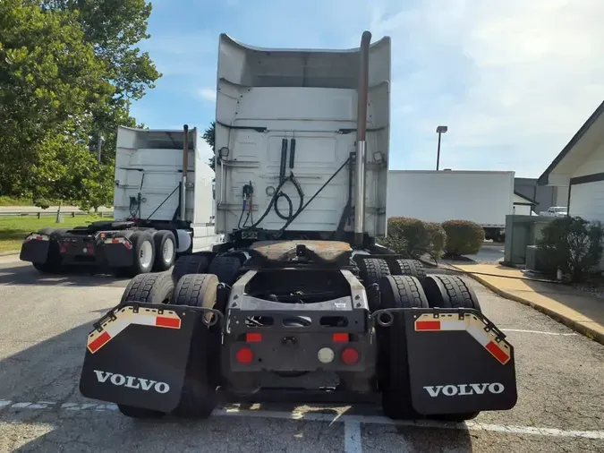2020 VOLVO VNR64T-640