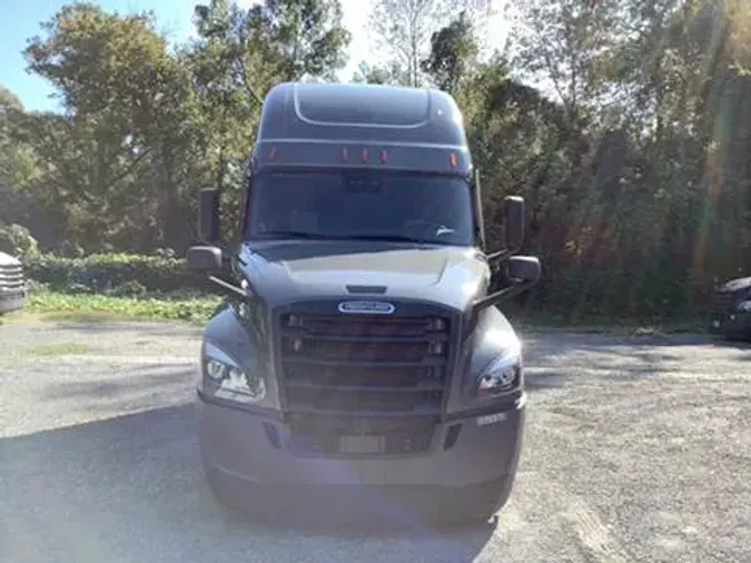 2022 Freightliner Cascadia