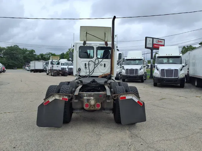 2018 FREIGHTLINER/MERCEDES CASCADIA 125