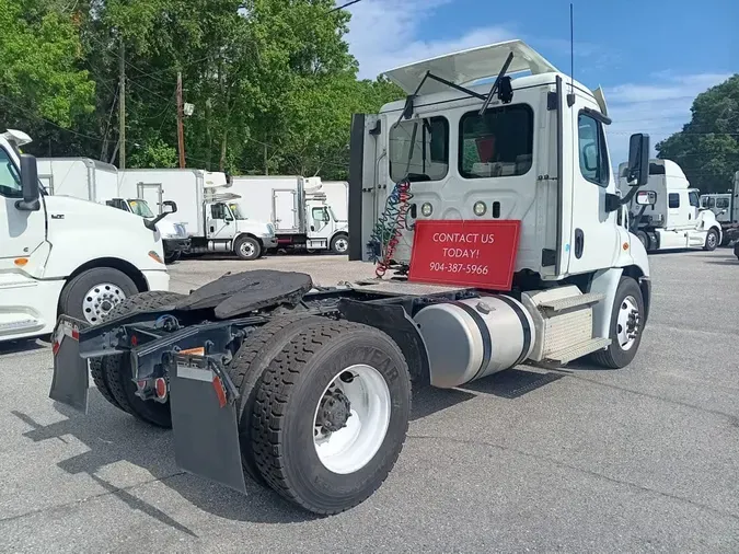 2020 FREIGHTLINER CASCADIA 113