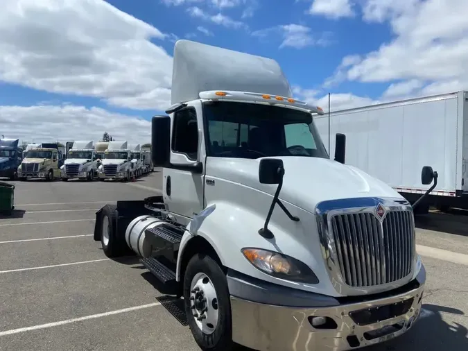2019 NAVISTAR INTERNATIONAL RH613 DAYCAB S/A326807d2266df34f8f8edbb8695ec6a4