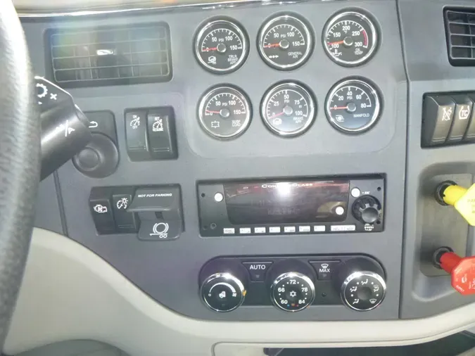 2022 Peterbilt 579