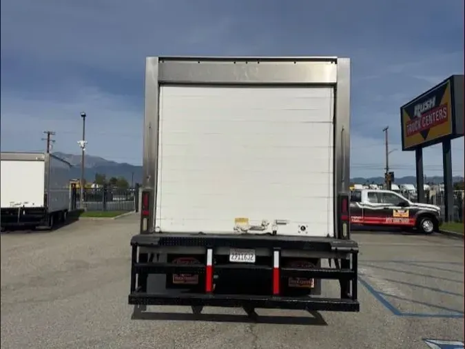 2018 Peterbilt 325