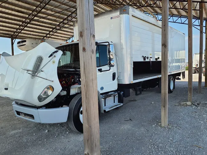 2017 FREIGHTLINER/MERCEDES M2 106