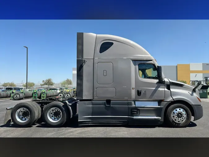 2024 Freightliner Cascadia 126