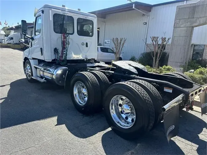 2021 FREIGHTLINER CASCADIA 126